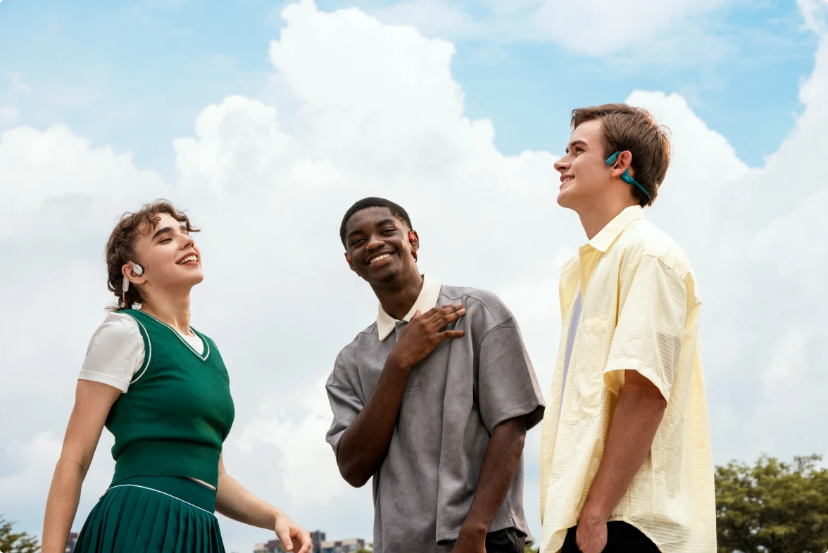 shokz_uk_1_openfit_bg_running_3_3_0acb7335-52cf-4f60-a272-7d079546bb02 shokz redefine your listening