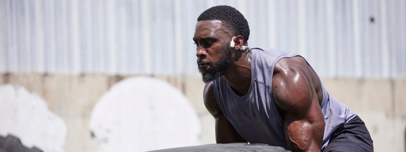 La musique pendant les séances d'entraînement réduit la fatigue et stimule l'humeur, ce qui rend l'exercice plus agréable et plus efficace. Découvrez comment un bon casque peut vous aider à améliorer vos performances d'entraînement.